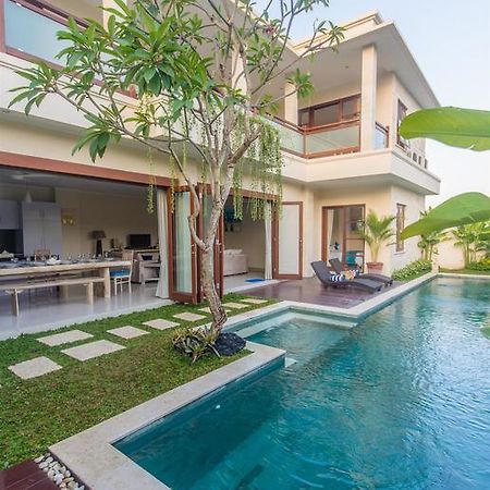Villa Tepi Sungai Легіан Номер фото